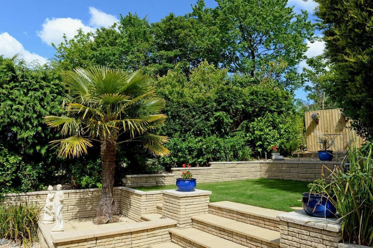 Family Bungalow With Private Pool Kilgetty Εξωτερικό φωτογραφία
