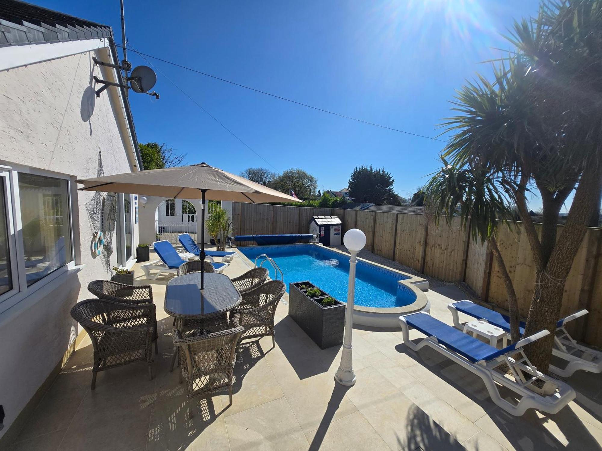 Family Bungalow With Private Pool Kilgetty Εξωτερικό φωτογραφία